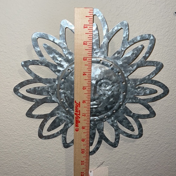 2pcs Galvanized Metal Sun Décor Style Wall Mounted Art Crafts 10” Diameter, New - Picture 5 of 6